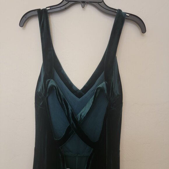 Lulus Perfectly Classy Green Velvet Strappy Jumpsuit, #2239436, Size S, $55 - Picture 6 of 8